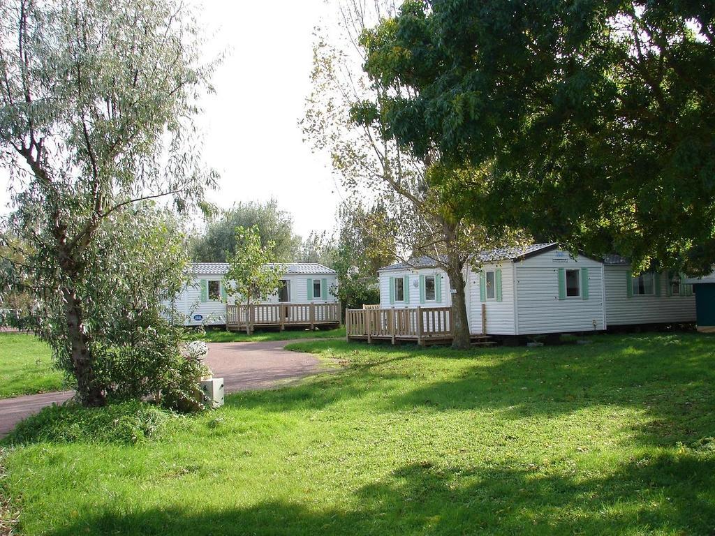 Camping Phare Ouest Saint-Denis-d'Oleron Exterior photo