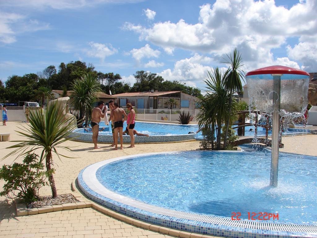 Camping Phare Ouest Saint-Denis-d'Oleron Exterior photo