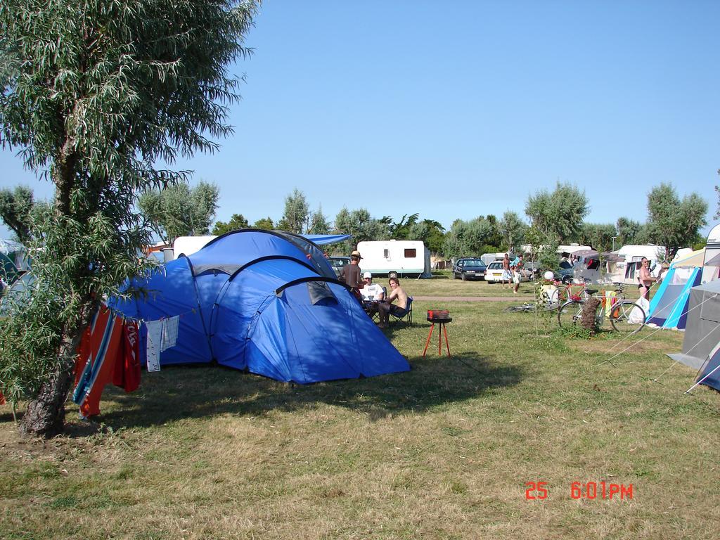 Camping Phare Ouest Saint-Denis-d'Oleron Exterior photo
