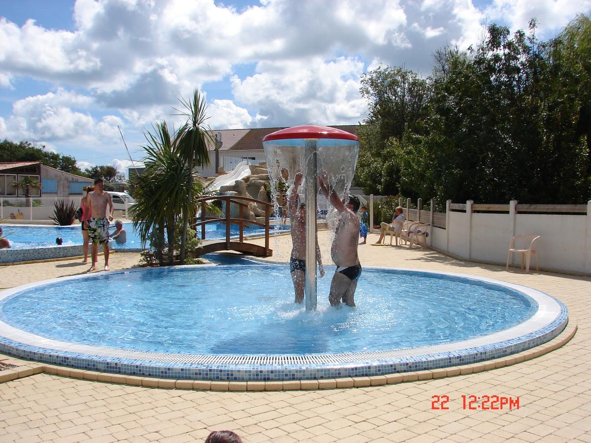 Camping Phare Ouest Saint-Denis-d'Oleron Exterior photo
